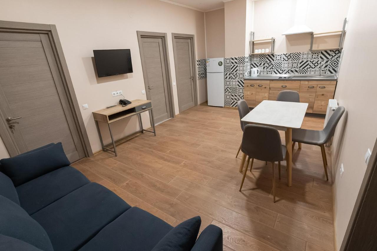 Hotel Pivdenniy Lwów Zewnętrze zdjęcie