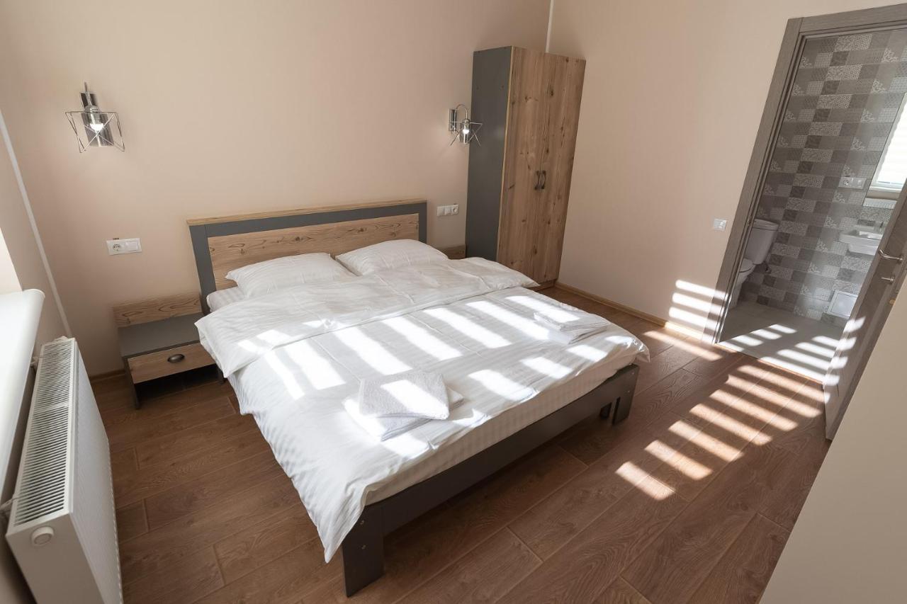 Hotel Pivdenniy Lwów Zewnętrze zdjęcie