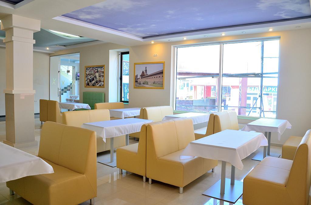 Hotel Pivdenniy Lwów Zewnętrze zdjęcie