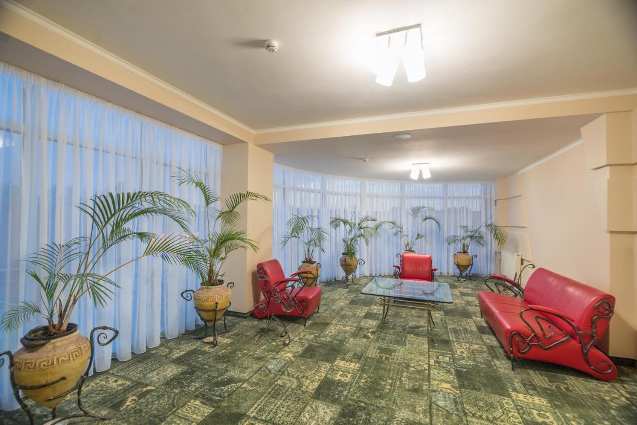 Hotel Pivdenniy Lwów Zewnętrze zdjęcie