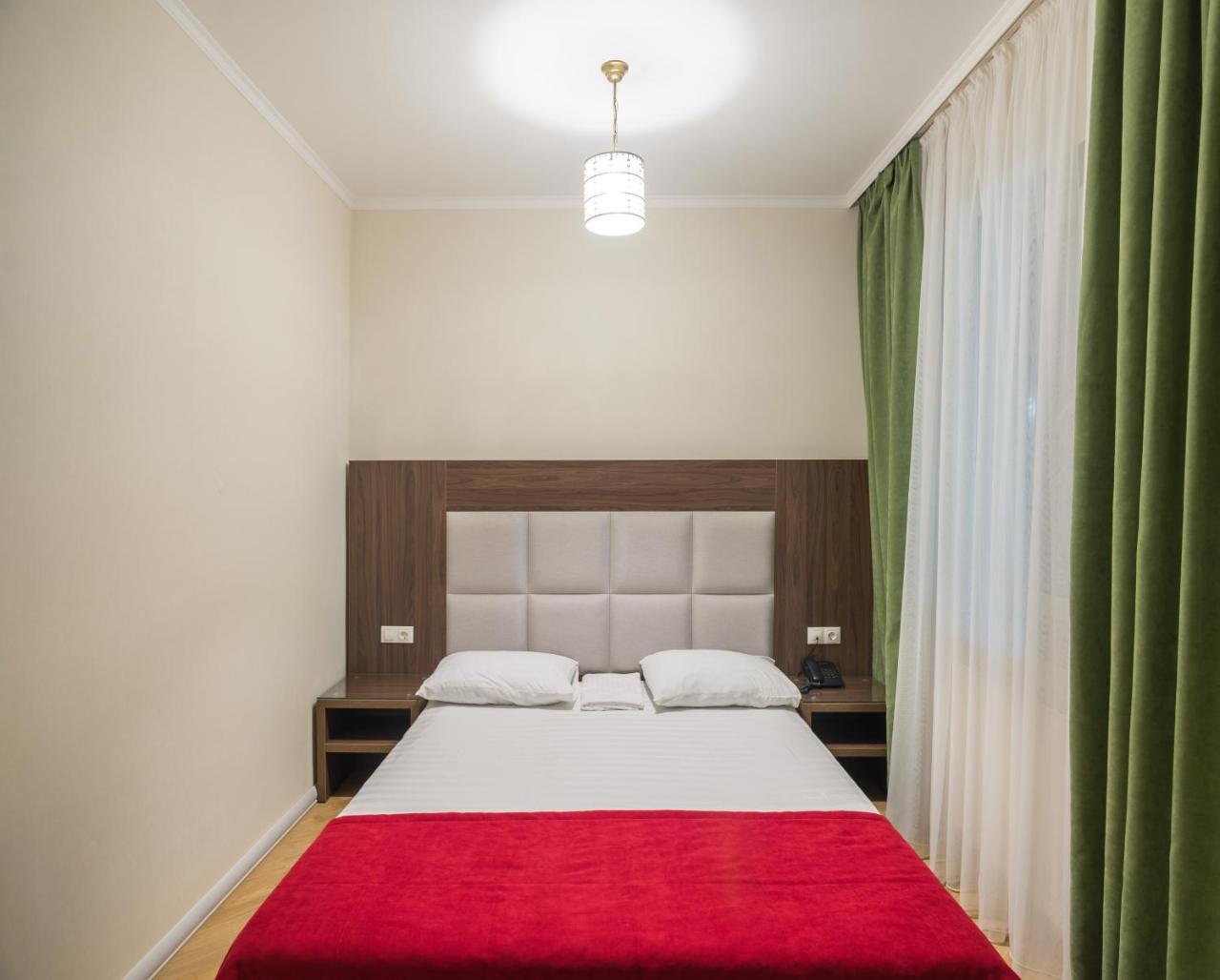 Hotel Pivdenniy Lwów Zewnętrze zdjęcie
