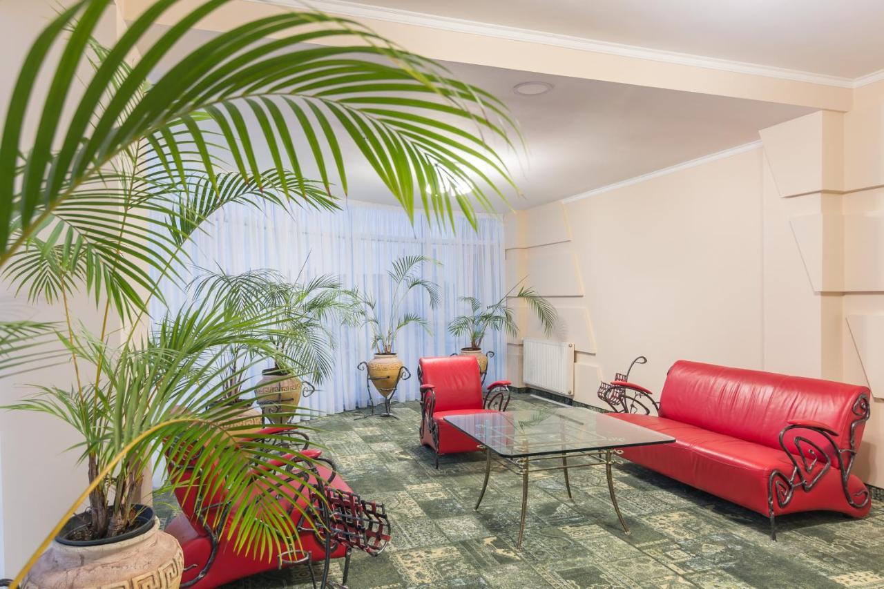 Hotel Pivdenniy Lwów Zewnętrze zdjęcie