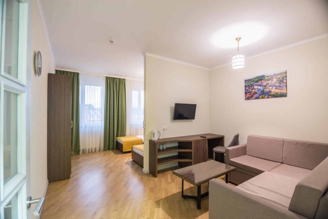 Hotel Pivdenniy Lwów Zewnętrze zdjęcie