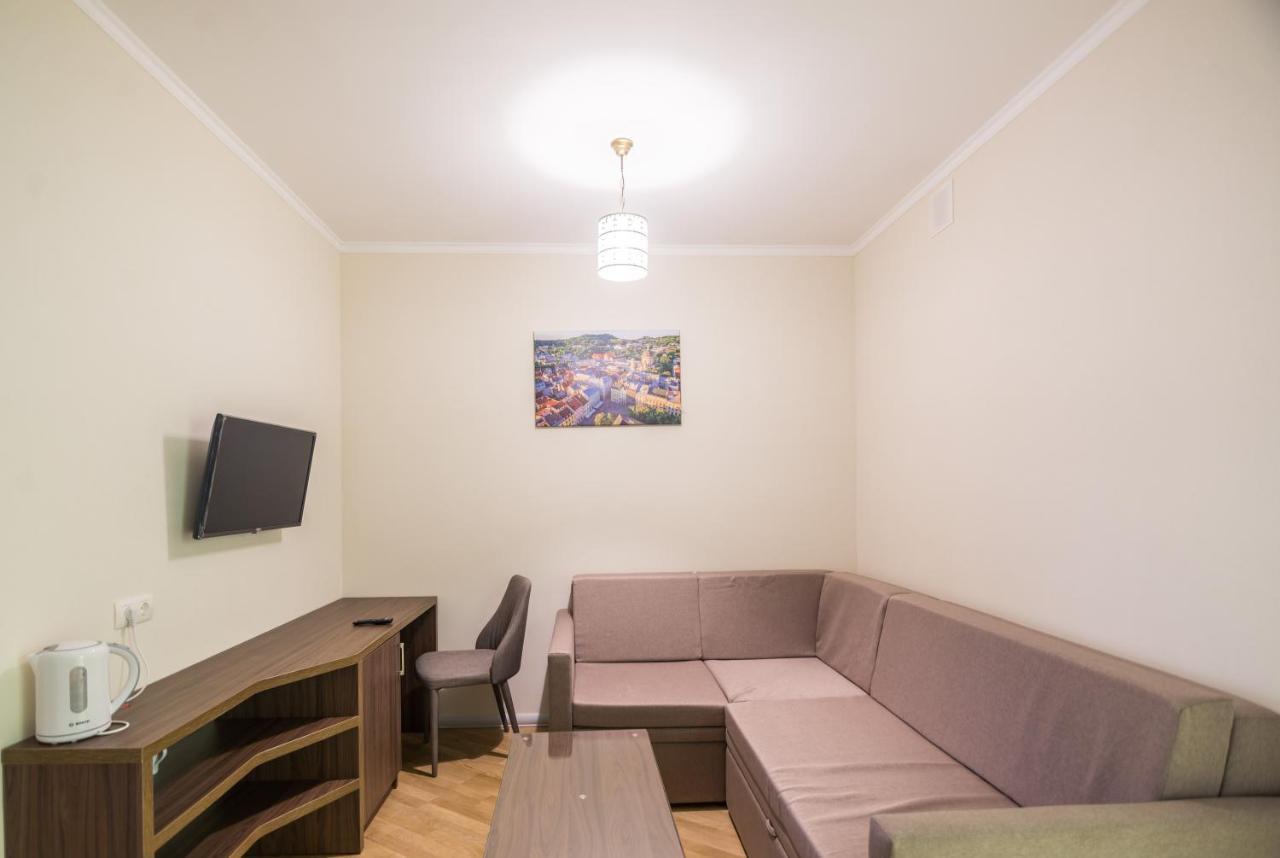 Hotel Pivdenniy Lwów Zewnętrze zdjęcie