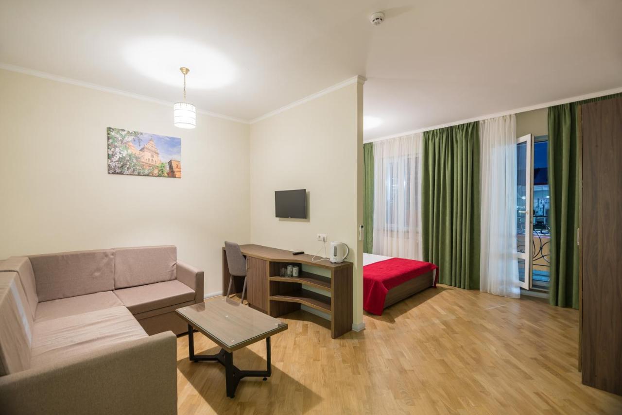 Hotel Pivdenniy Lwów Zewnętrze zdjęcie