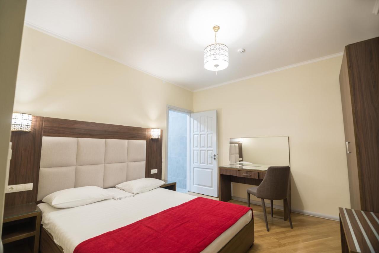 Hotel Pivdenniy Lwów Zewnętrze zdjęcie