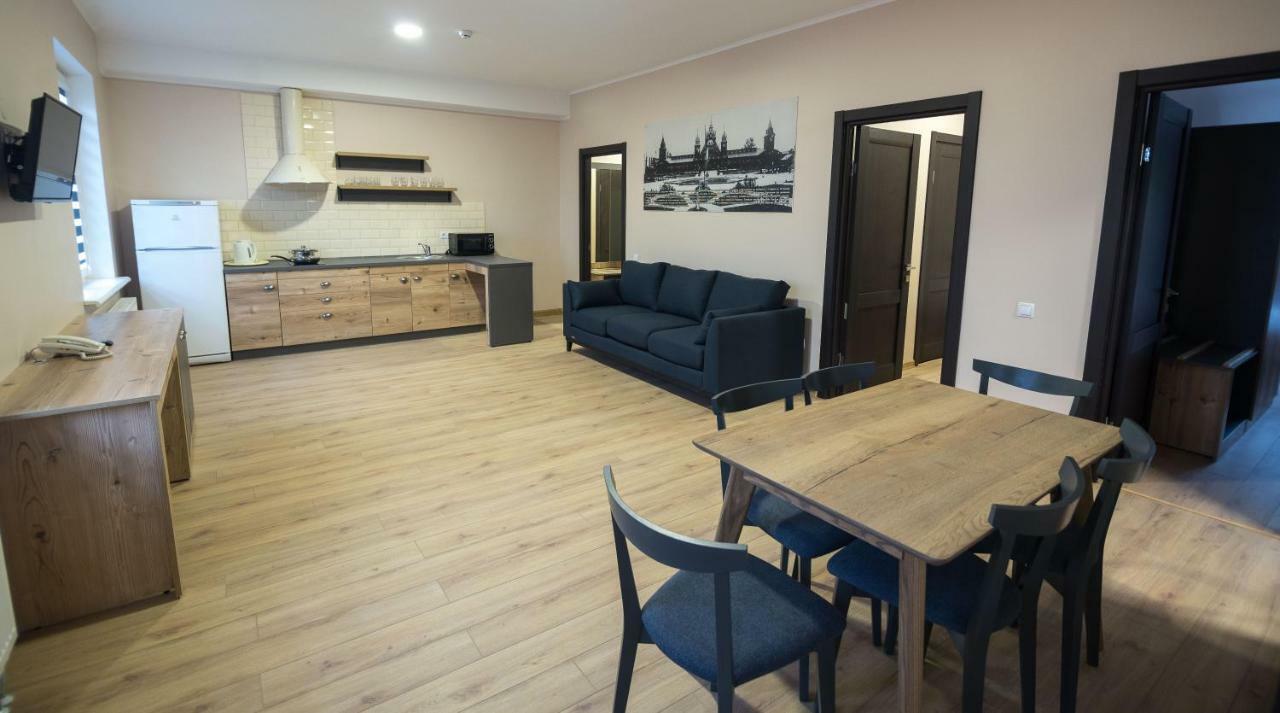Hotel Pivdenniy Lwów Zewnętrze zdjęcie