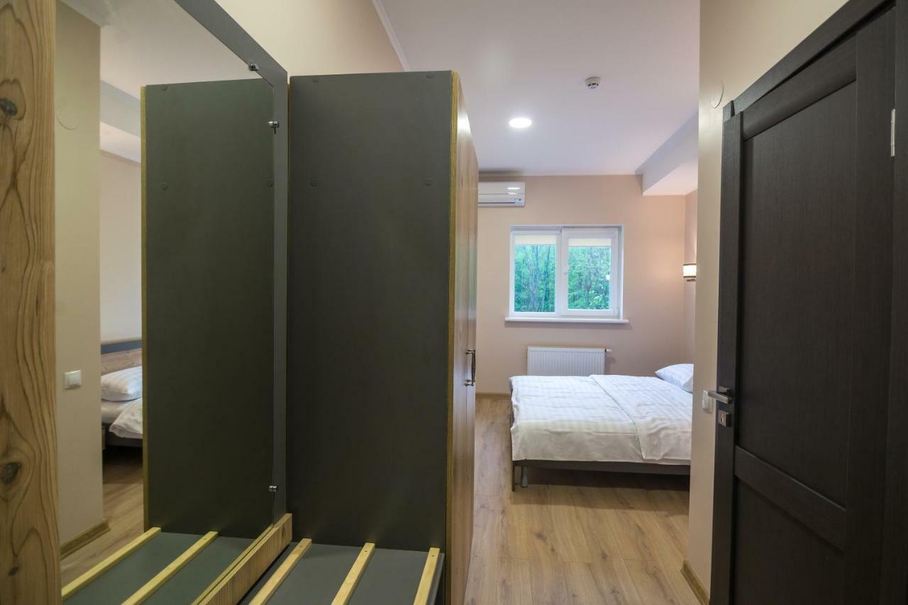 Hotel Pivdenniy Lwów Zewnętrze zdjęcie