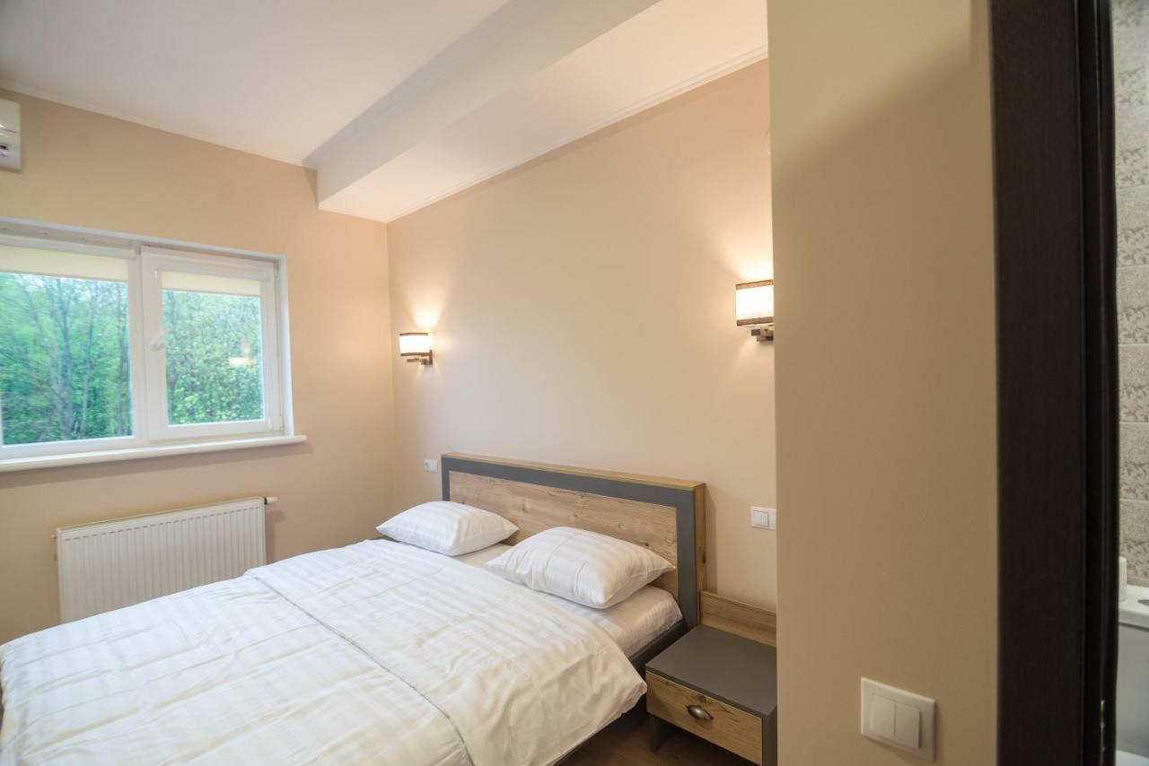 Hotel Pivdenniy Lwów Zewnętrze zdjęcie