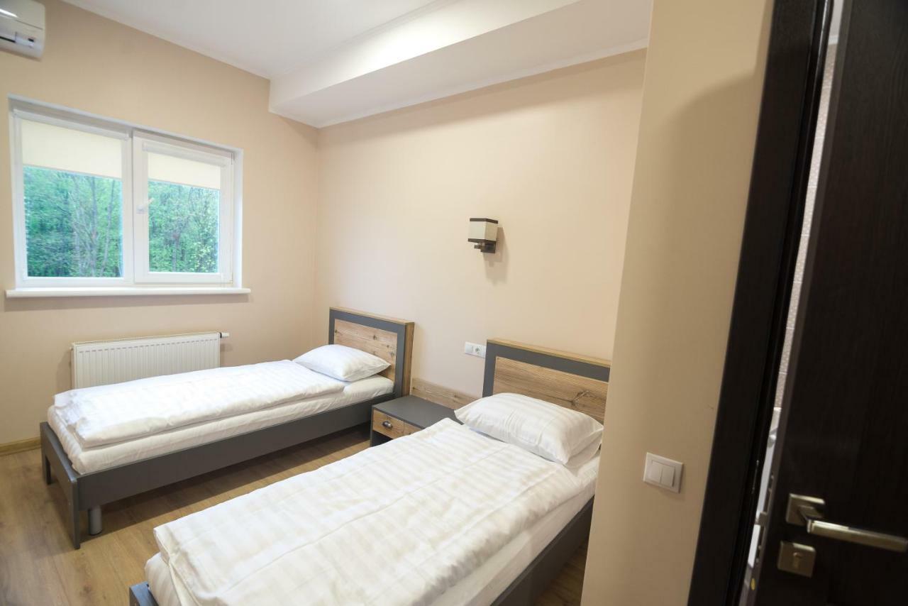Hotel Pivdenniy Lwów Zewnętrze zdjęcie